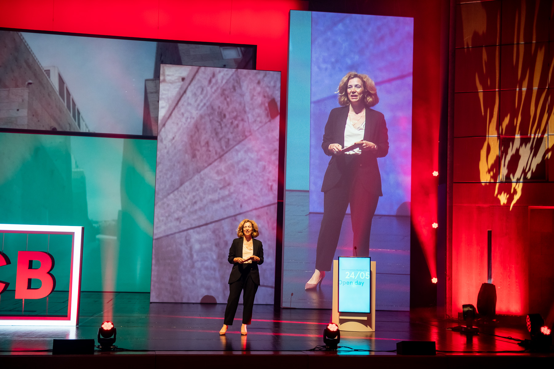 O mundo real e o mundo virtual.