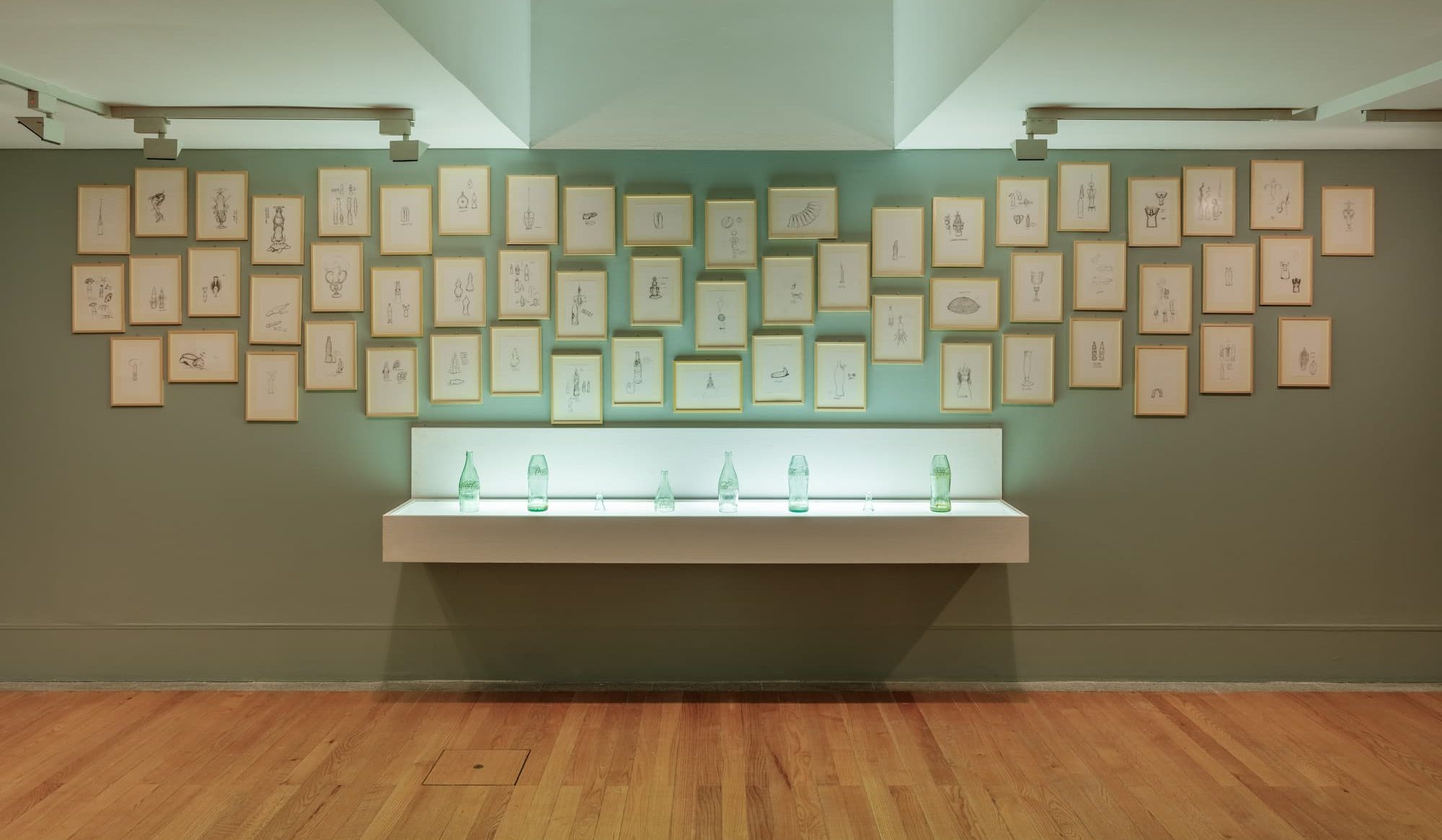 Vista da exposição «Ou o desenho contínuo. Desenhos da Coleção Teixeira de Freitas». Fotografia de António Jorge Silva.