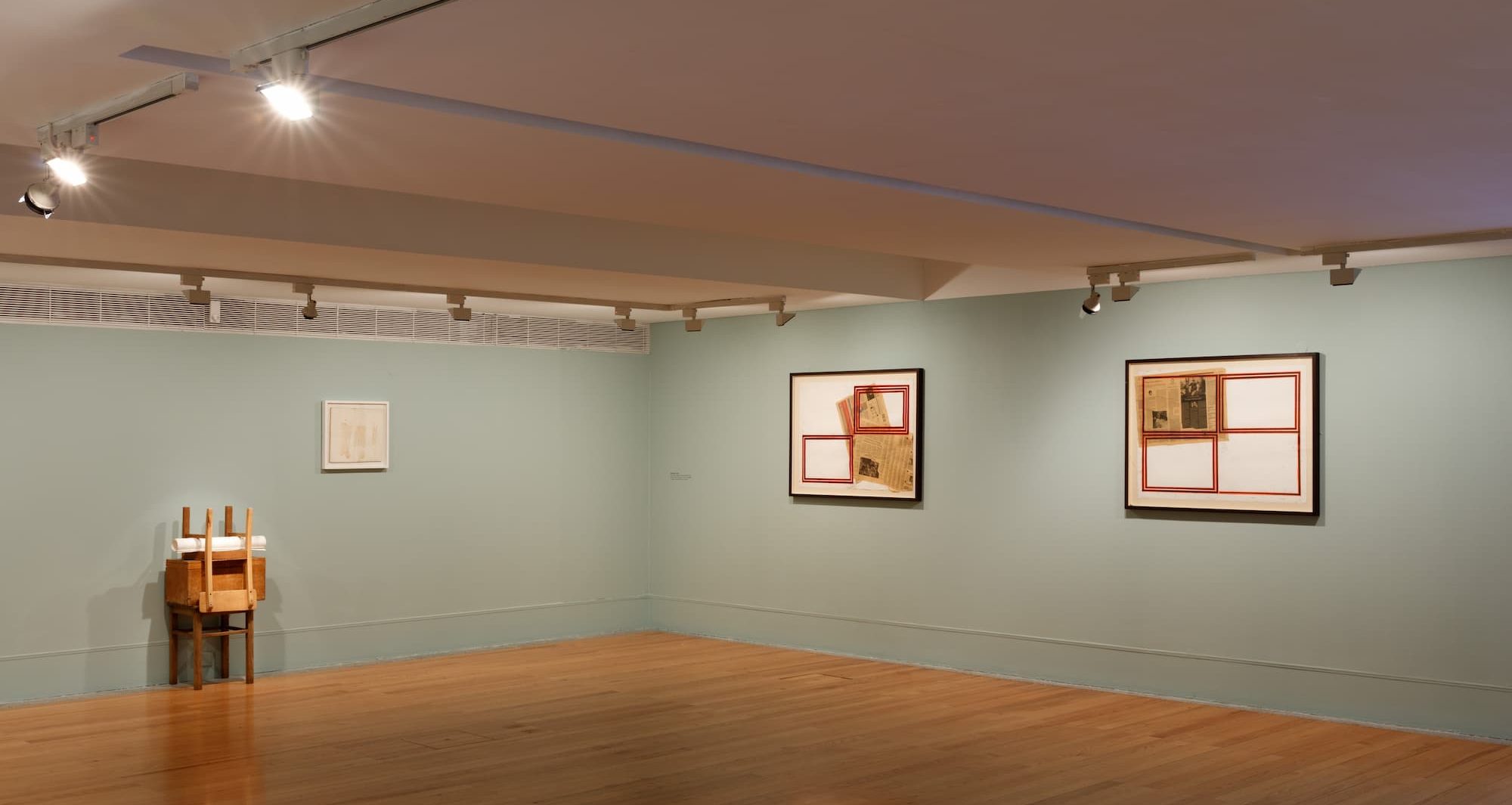 Vista da exposição «Ou o desenho contínuo. Desenhos da Coleção Teixeira de Freitas». Fotografia de António Jorge Silva.